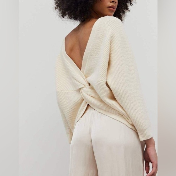 Francesca's Collections Sweaters - Francesca's Collections Cream Knit Sweater